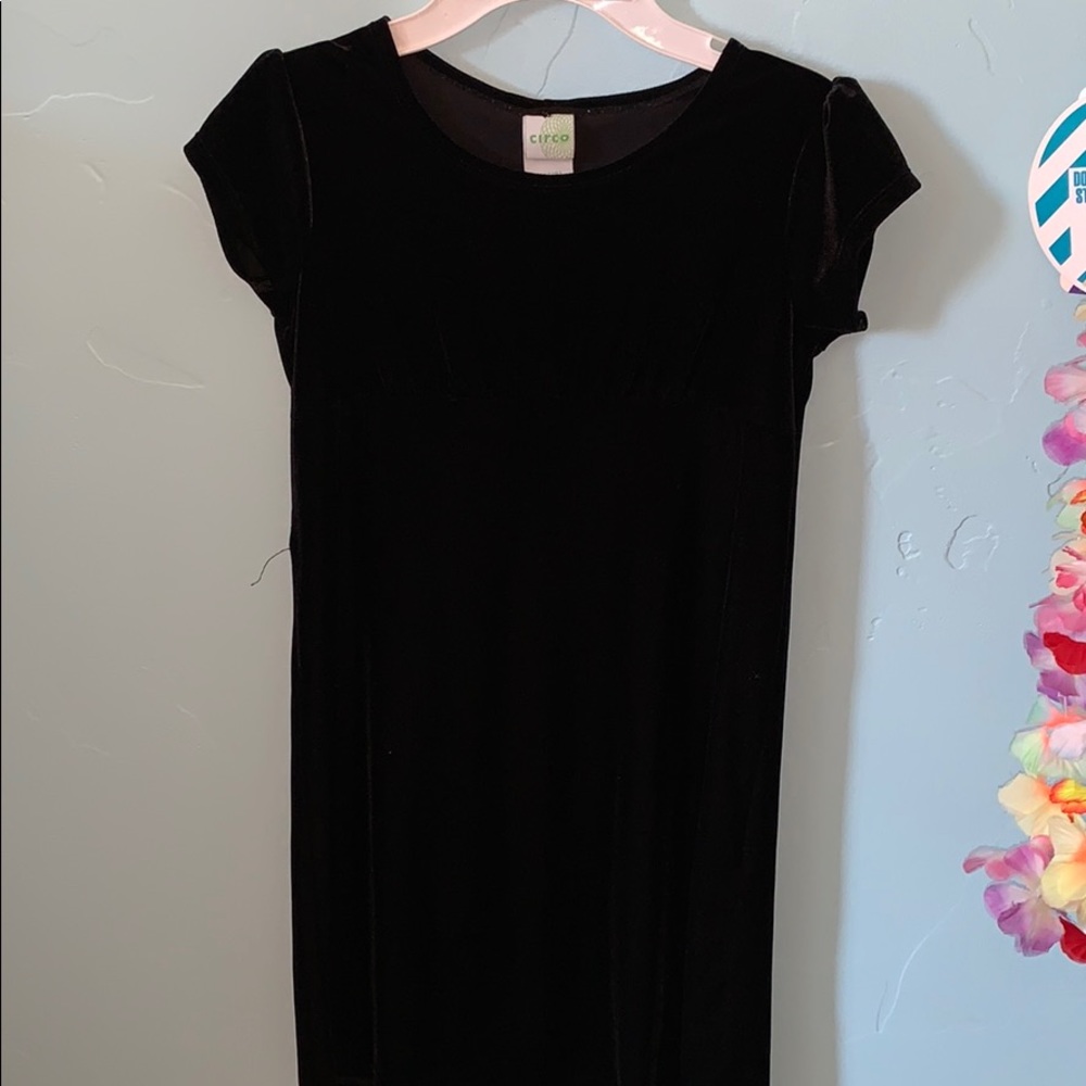Back velvet girls dress size 7/8 by Circo